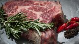 Az éles kések gyorsítják a kis- és nagyüzemi húsfeldolgozást
